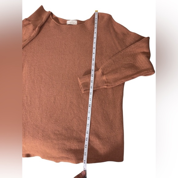 BE COOL Women's Round Neck Sweater Size S/M Light Orange - Picture 7 of 8